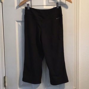 🔅4 for $10 Nike dri-fit capris leggings